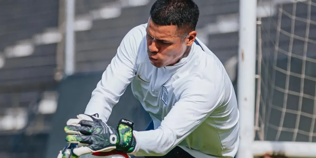 Ángelo Campos no debía estar al borde de la cancha en el duelo ante Universitario
