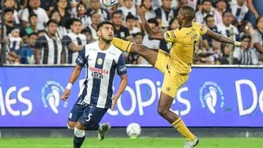 Carlos Zambrano - Abdiel Ayarza (Foto: Liga 1)