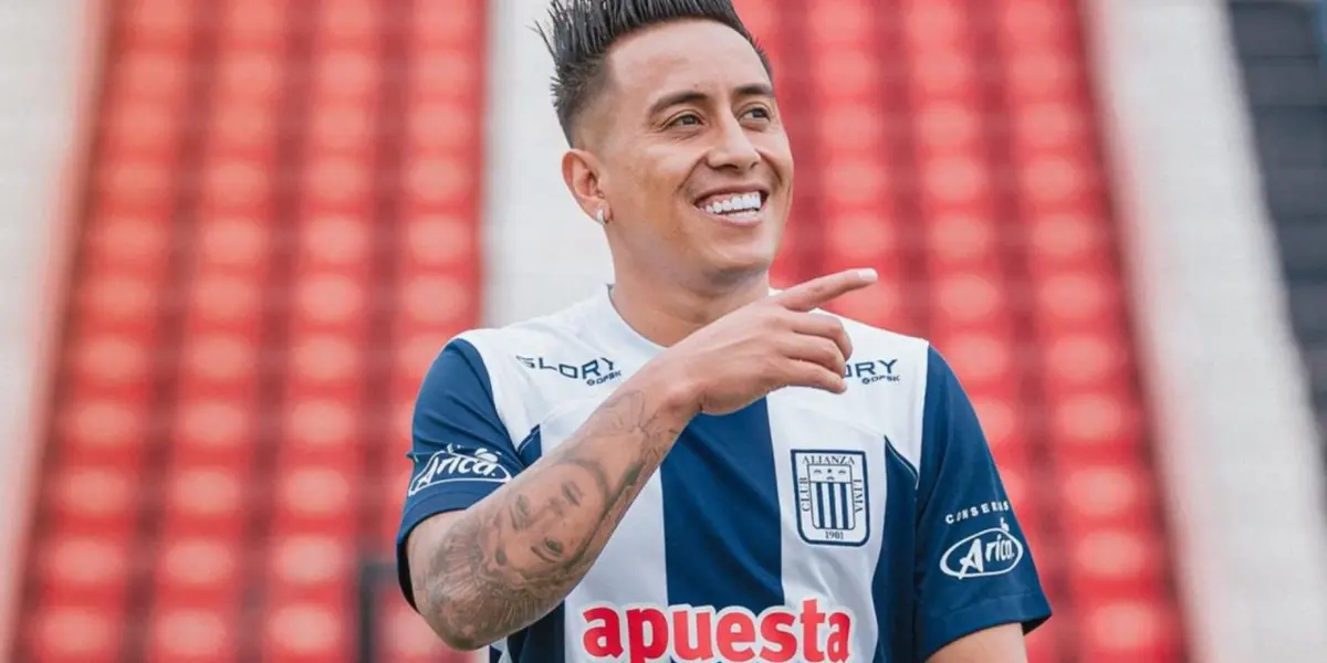 Christian Cueva aún no pudo debutar con Alianza Lima pero sí fue ovacionado por su hinchada.