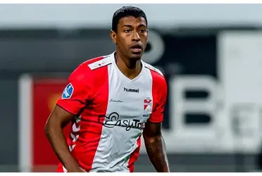 El defensor peruano fue partícipe este domingo en la derrota de su equipo por los playoffs de ascenso.