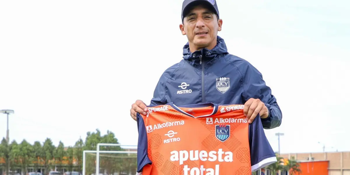 El DT peruano fue despedido y ahora está a la espera de alguna oferta