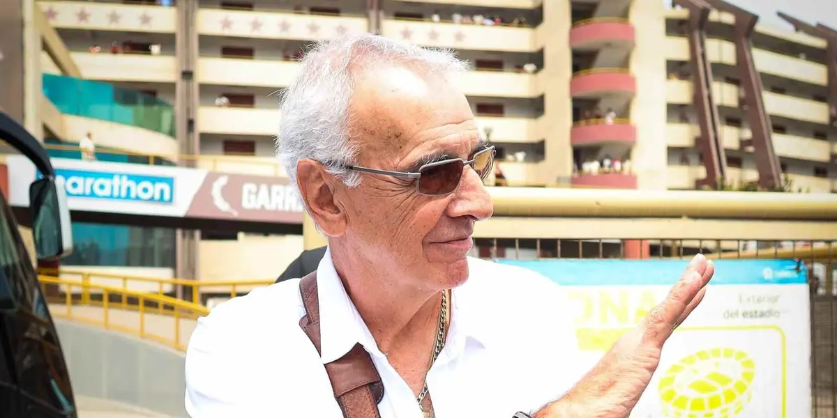 El estratega seguirá a cargo del equipo para la próxima temporada y ya está moviendo sus cartas.