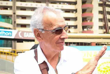 El estratega seguirá a cargo del equipo para la próxima temporada y ya está moviendo sus cartas.