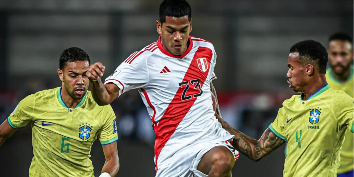 El extremo fue captado desanimado en el partido ante Uruguay