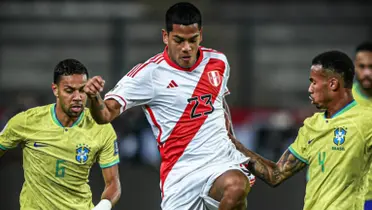 El extremo fue captado desanimado en el partido ante Uruguay