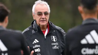 El lateral danés está en un gran nivel, pero para el uruguayo no puede ser titular