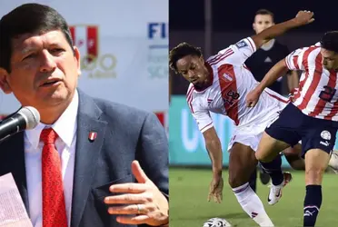 La selección de Perú se quedó con diez futbolistas contra Paraguay tras la expulsión de Luis Advíncula.