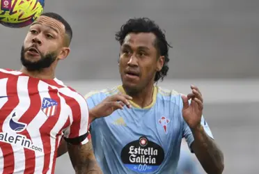 Renato Tapia jugando para el Celta de Vigo.