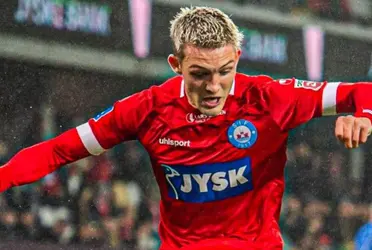 Tras no estar en lista con Argentina, así defendió el DT de Sonne al jugador.