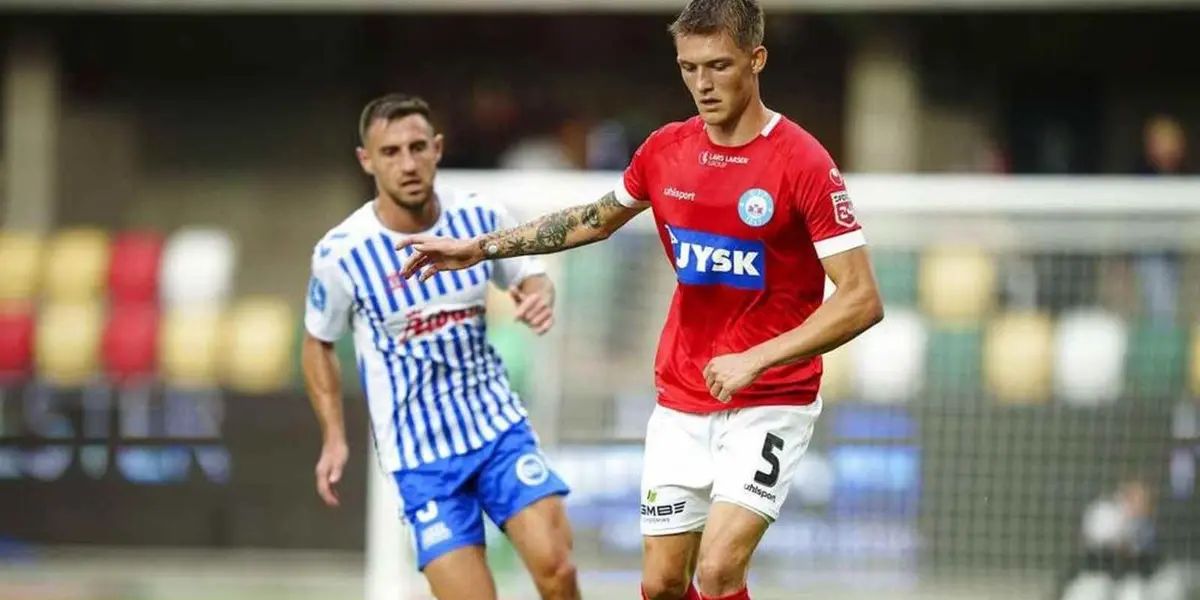 Tras su regreso a la Superliga de Dinamarca, el lateral la rompió con su equipo.