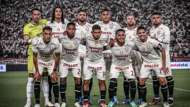 Universitario de Deportes posando para la foto